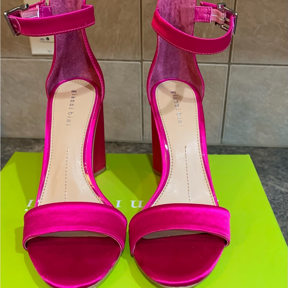 COPY - Gianni Bini heels.